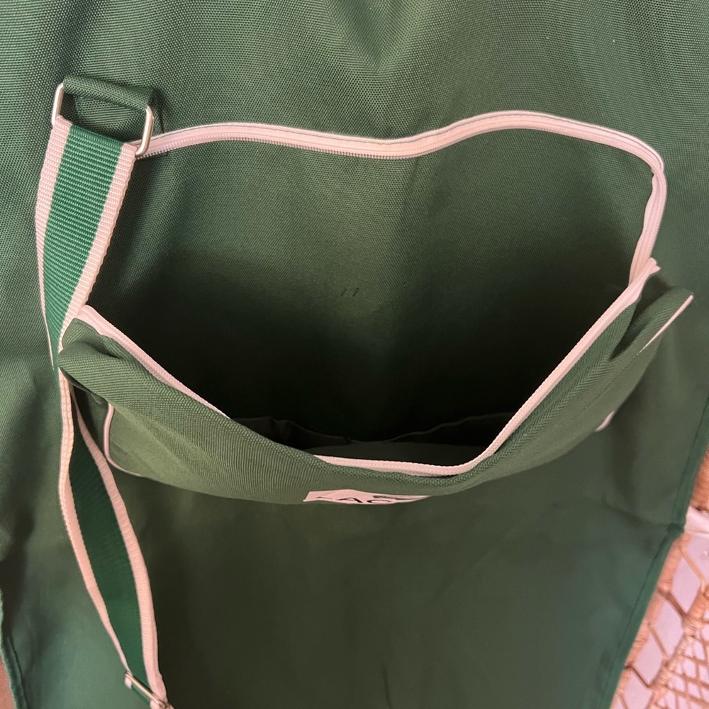 Lacoste Travel Garment Zippered & carry weekender bag travel luggage - Picture 8 of 12